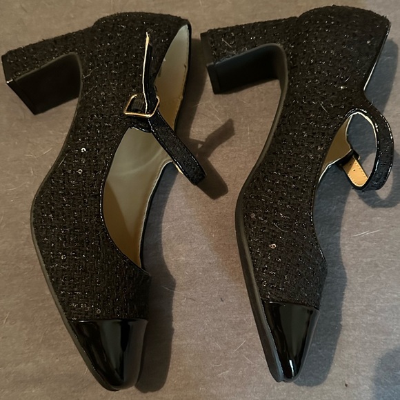 Elegant Black Mary Jane Heels - Picture 3 of 5